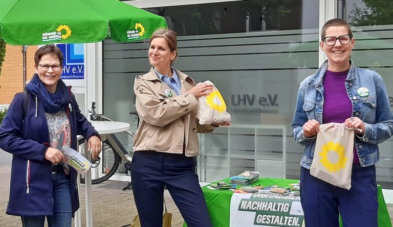 Frauenpower am Wahlkampfstand